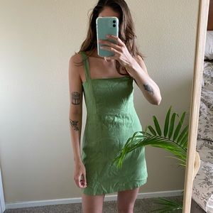 green dress